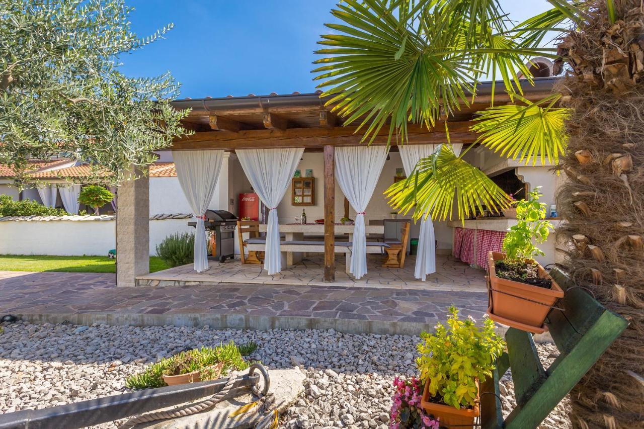 מאלינסקה Guest House Antonella מראה חיצוני תמונה